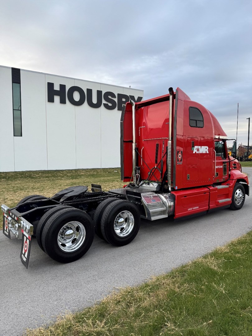 2018 MACK CXU613 - USED TRUCKS SLEEPER - image 6